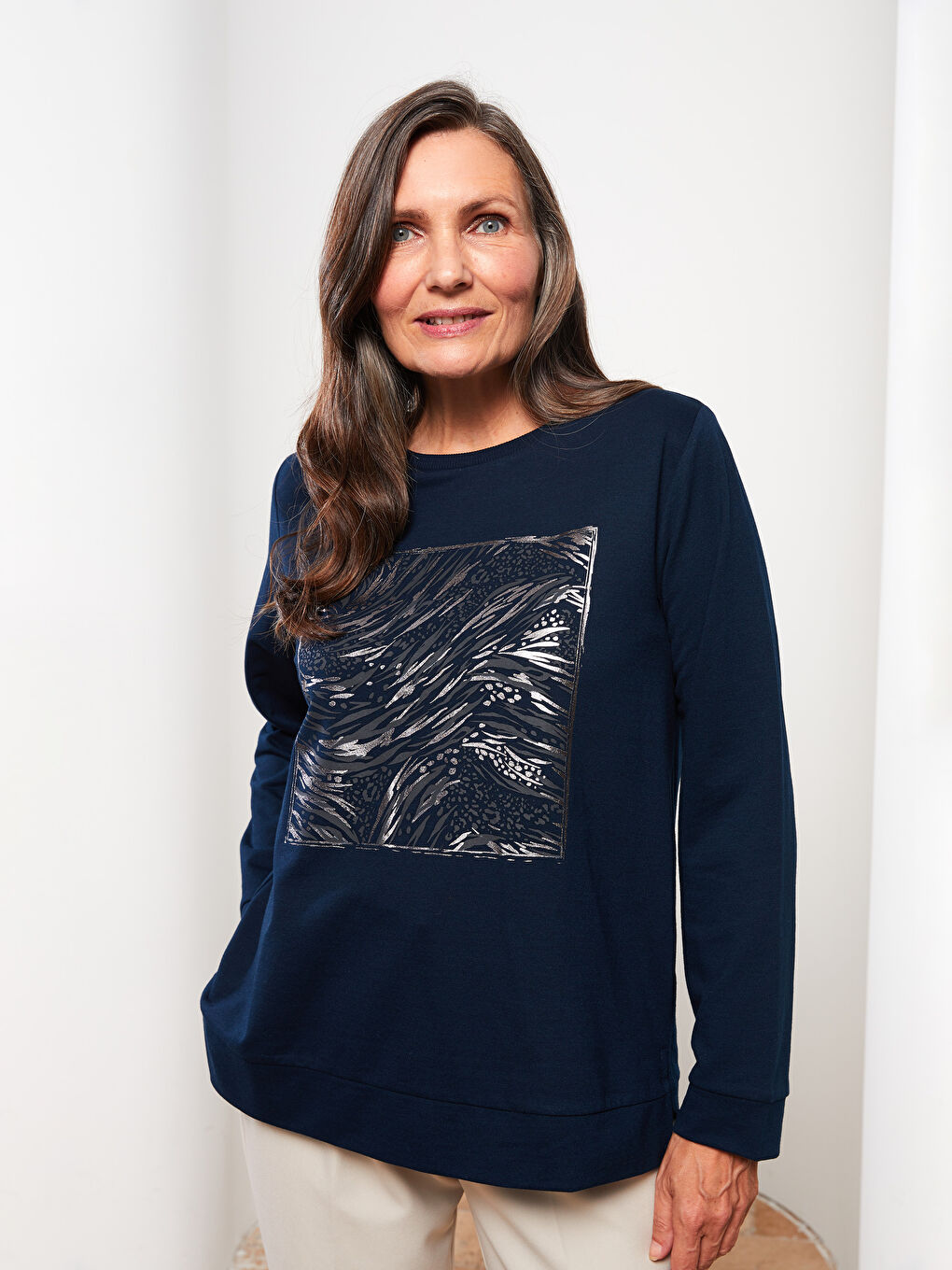 Lacivert Bisiklet Yaka Baskılı Uzun Kollu Kadın Sweatshirt-2