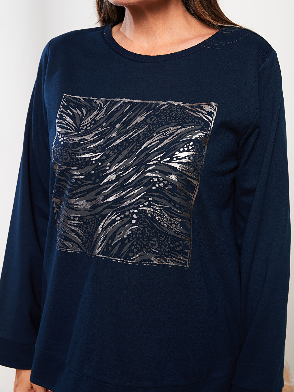 Lacivert Bisiklet Yaka Baskılı Uzun Kollu Kadın Sweatshirt-3