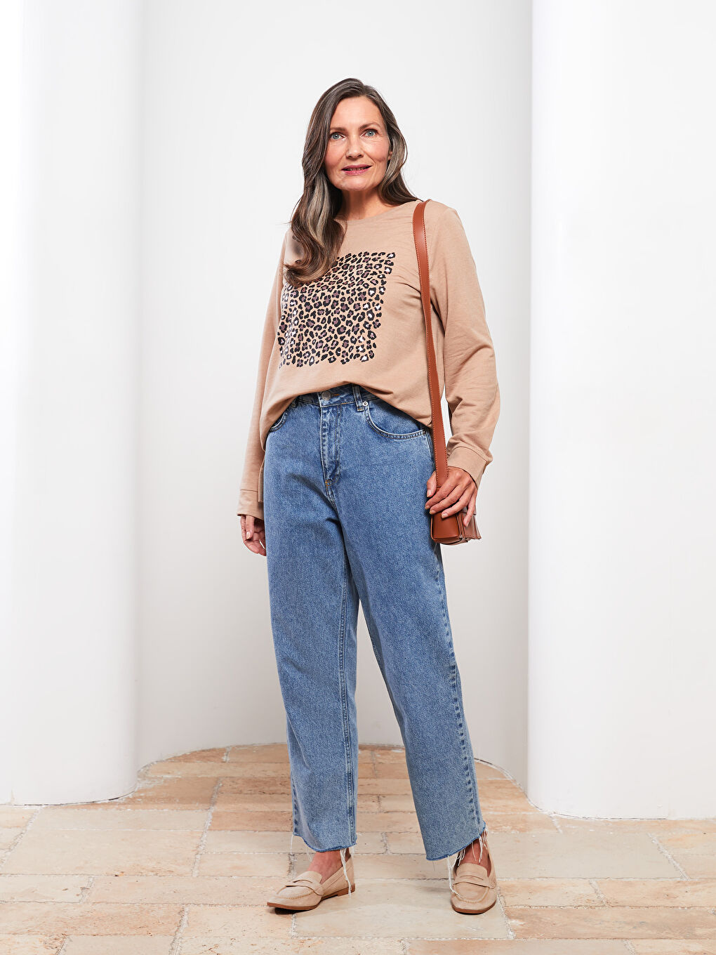 سويت شيرت كم طويل مطبوع بياقة دائرية للسيدات-2