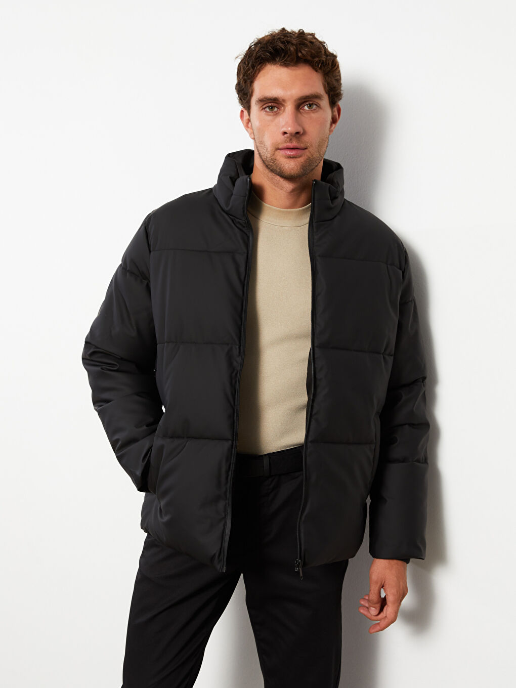 Siyah Standart Kalıp Dik Yaka Erkek Deri Görünümlü Mont