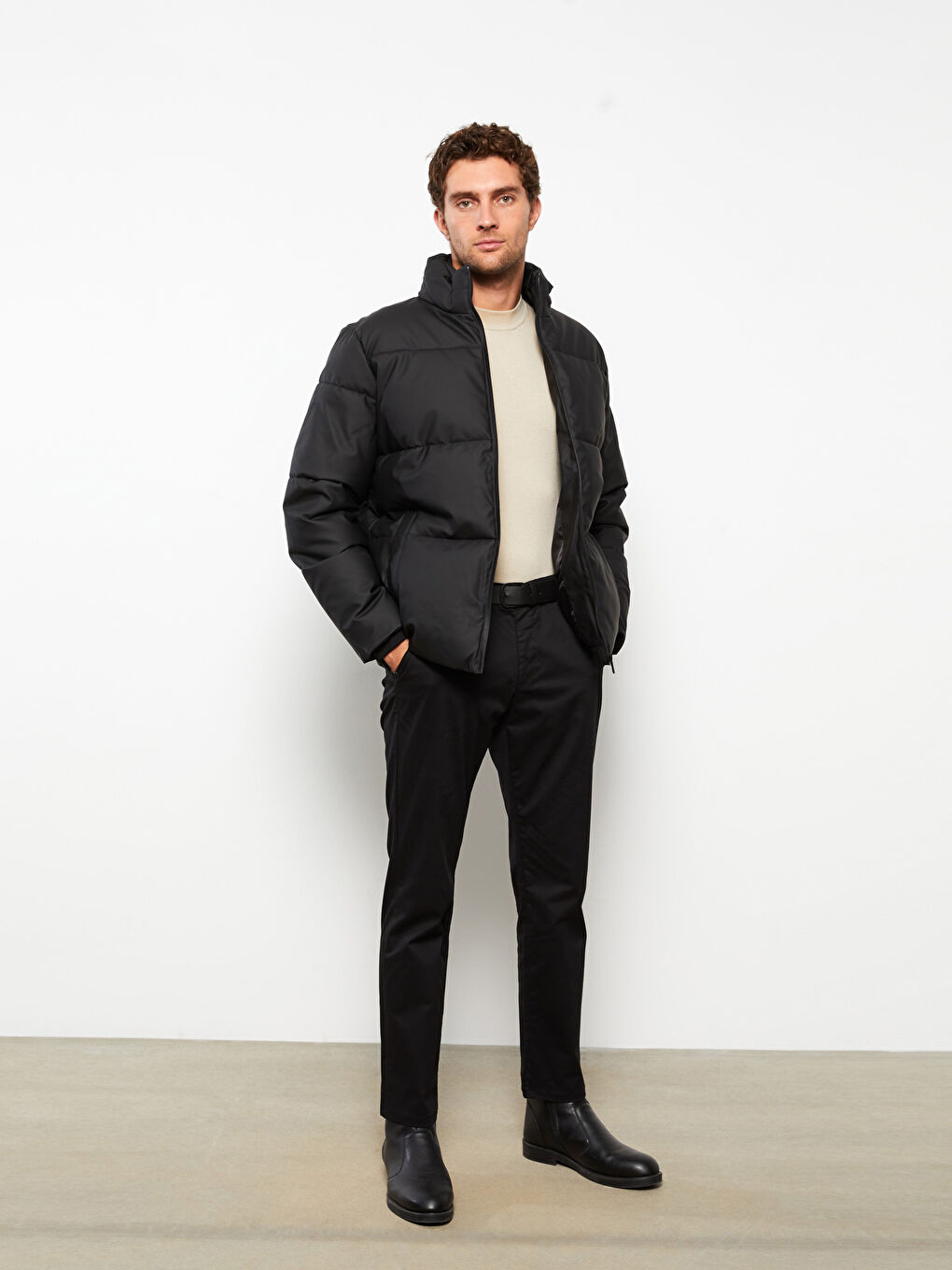 Siyah Standart Kalıp Dik Yaka Erkek Deri Görünümlü Mont-1