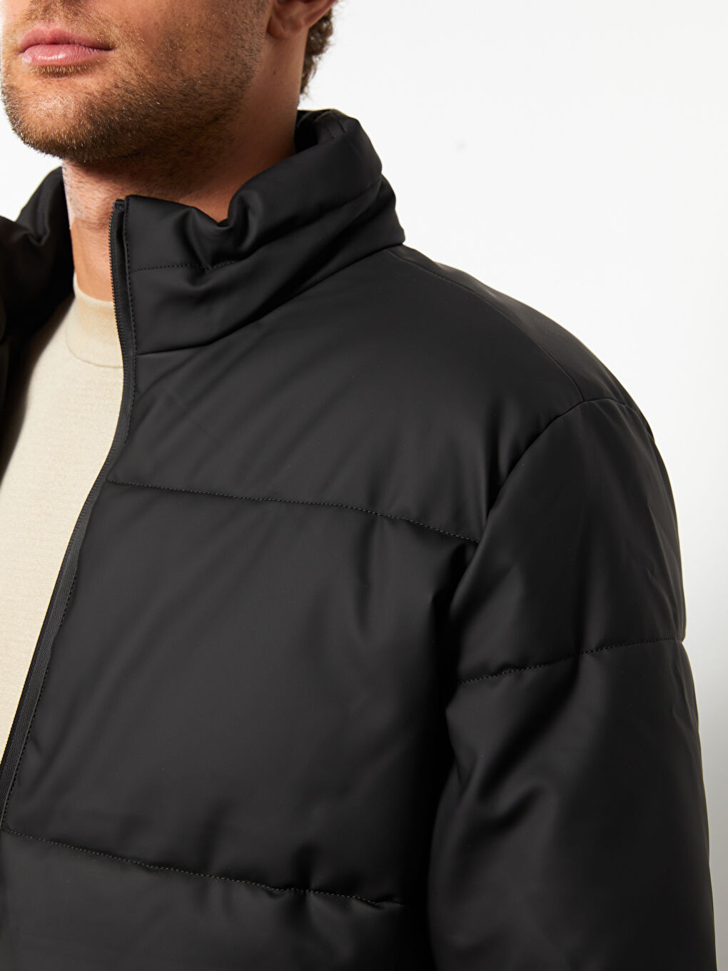 Siyah Standart Kalıp Dik Yaka Erkek Deri Görünümlü Mont-3