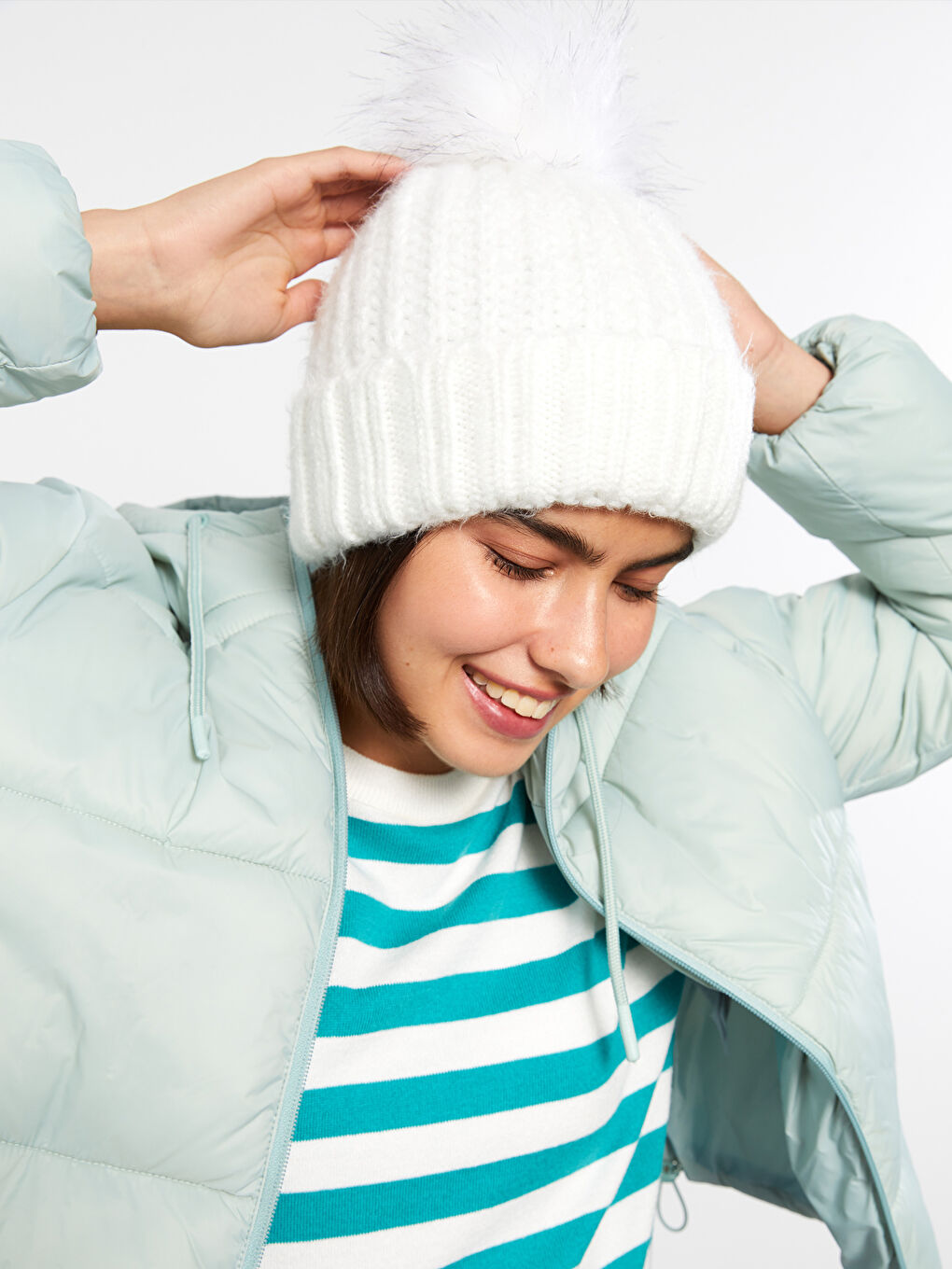 Plush Pom-Pom Women's Beanie