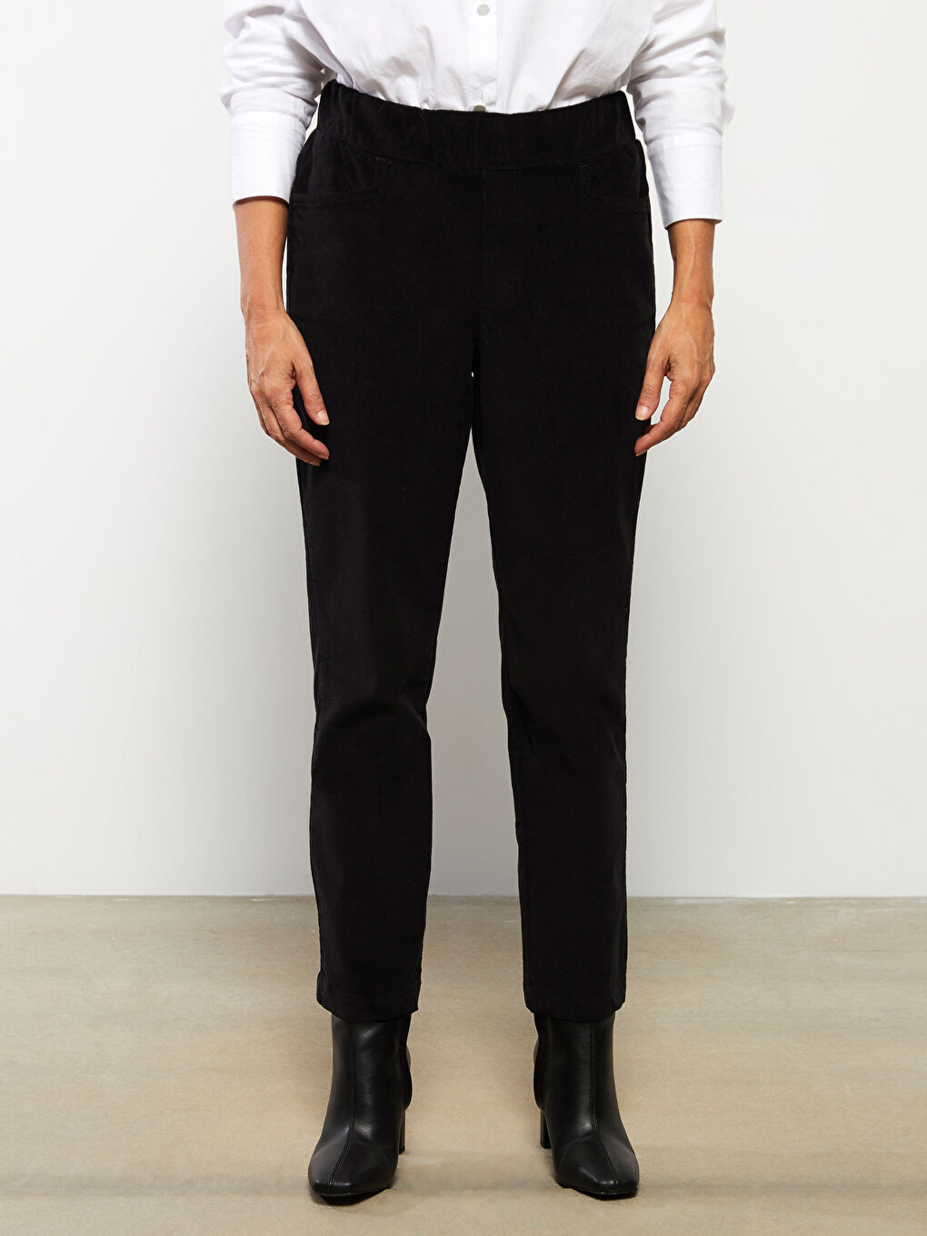 Siyah Beli Lastikli Düz Kadife Kadın Pantolon-2