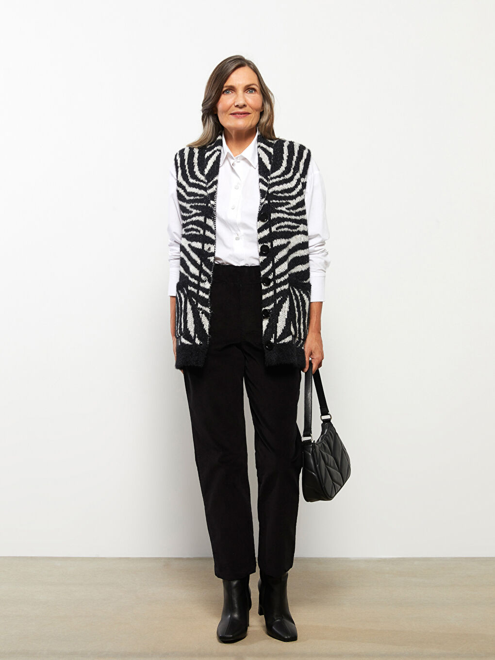 Siyah Beli Lastikli Düz Kadife Kadın Pantolon-1