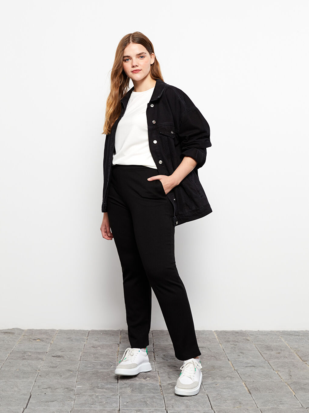 Women's Standard Fit Plain Trousers-1