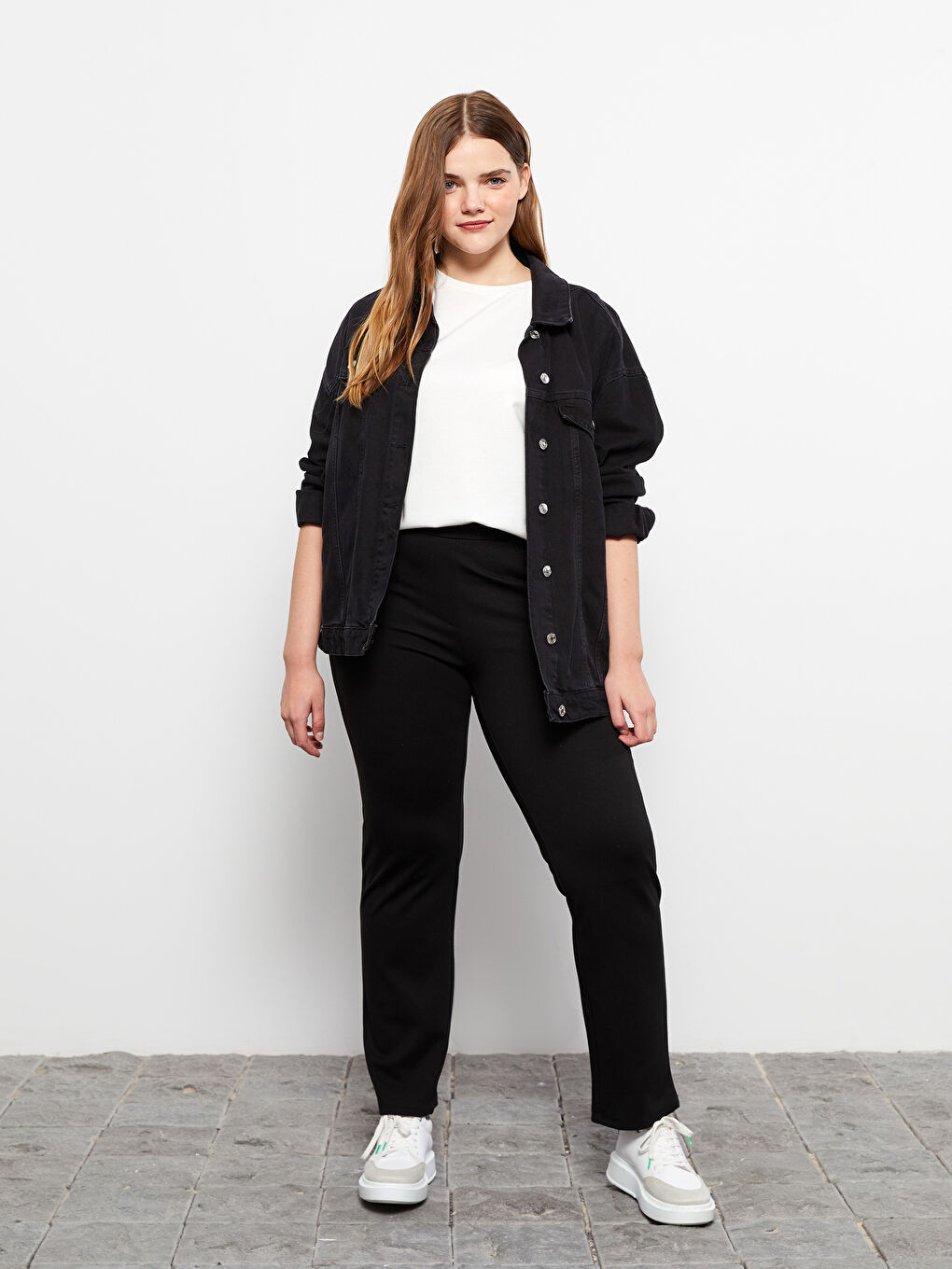 Women's Standard Fit Plain Trousers-3