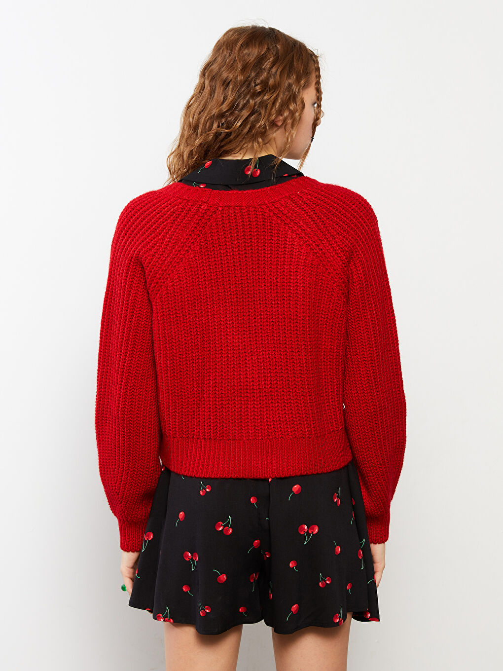 Кардиган из трикотажа с V-образным вырезом для женщин-4