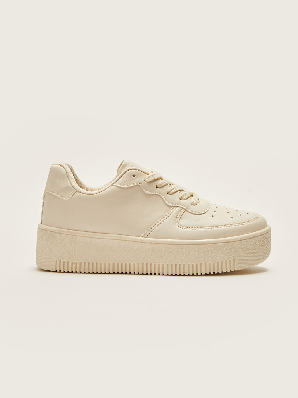 Ekru Deri Görünümlü Bağcıklı Kadın Spor Ayakkabı-1