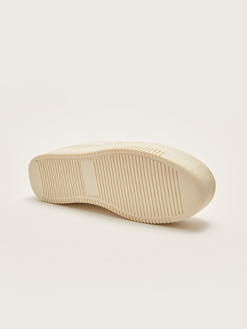 Ekru Deri Görünümlü Bağcıklı Kadın Spor Ayakkabı-3