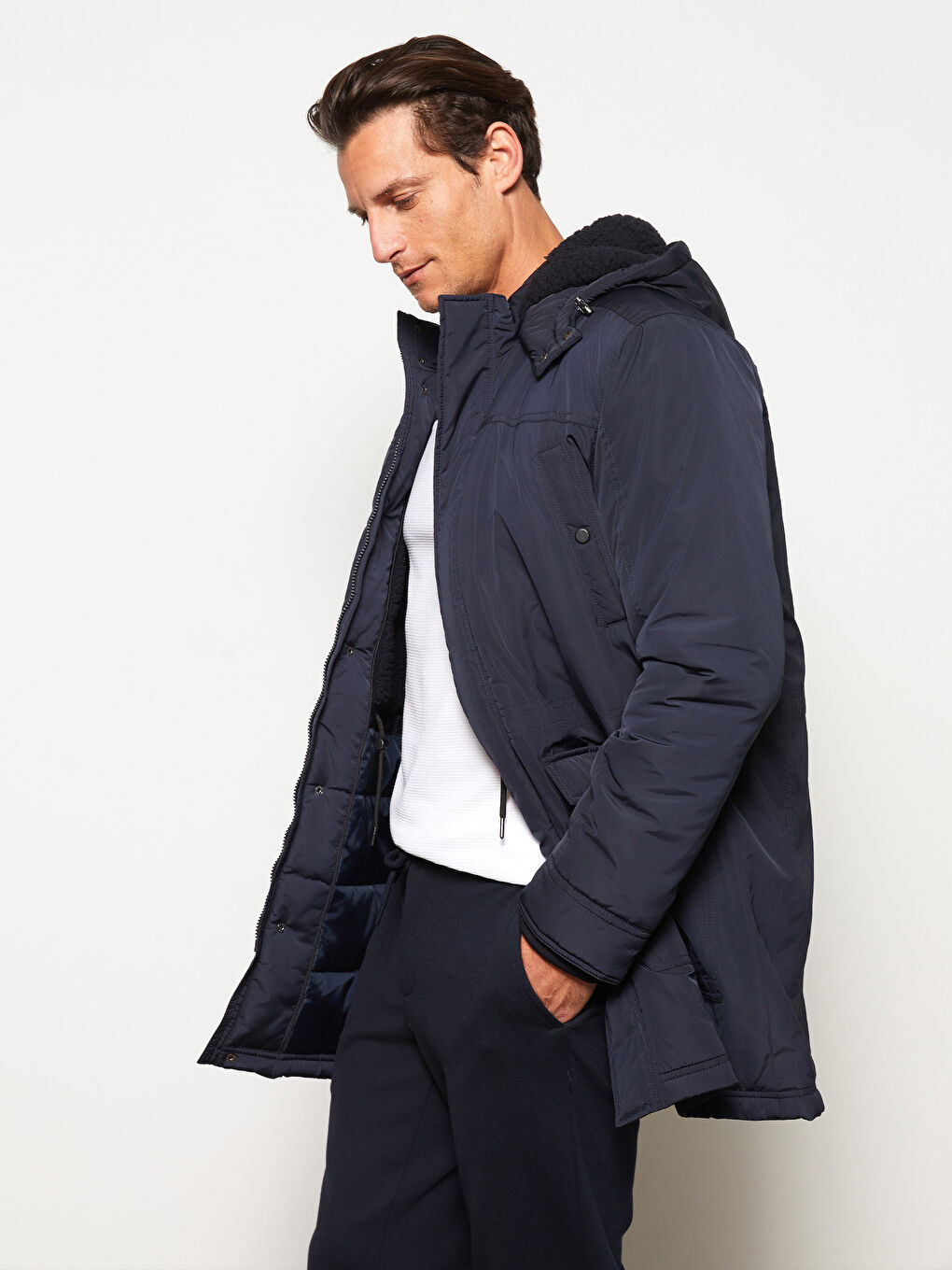 Lacivert Standart Kalıp Kapüşonlu Erkek Mont