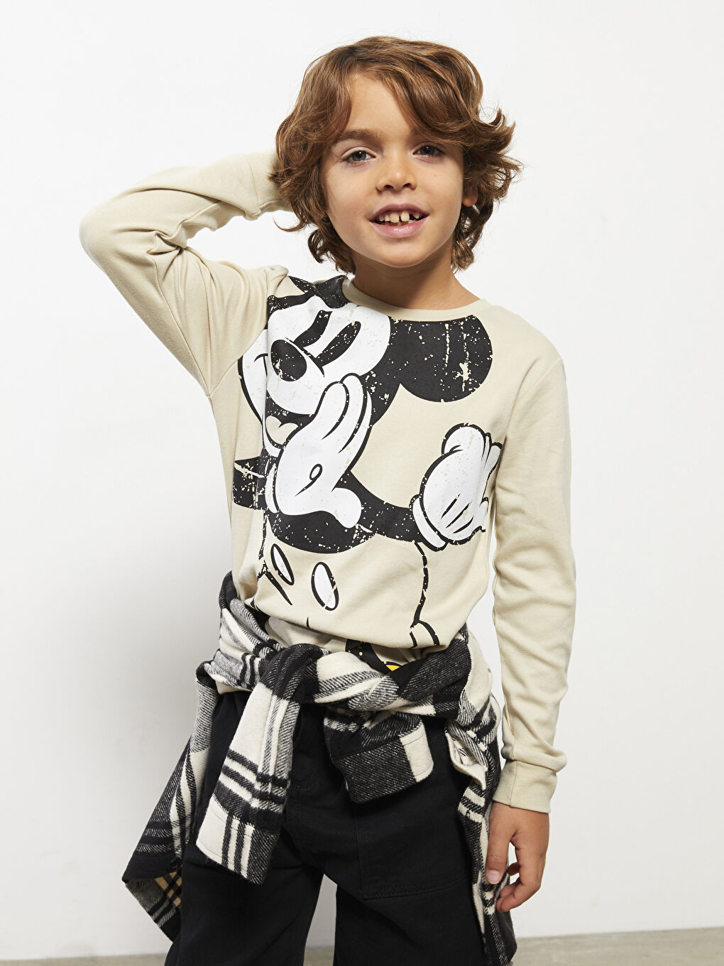 LCW Kids تیشێرت قۆڵ درێژ چاپکراوی Mickey Mouse یه‌خه‌ خڕ - کوڕان -W2BB97Z4-G5V