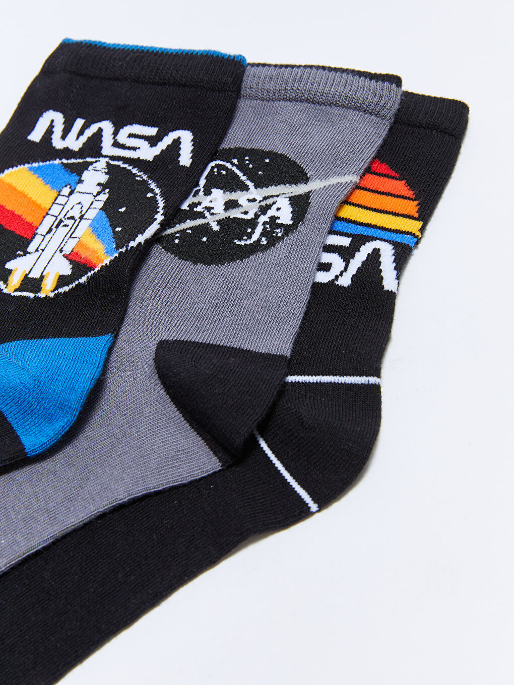 جوارب مطبوعة للرجال من ناسا - عبوة من 3 قطع-2