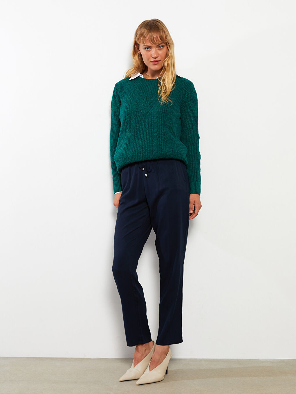 Lacivert Beli Lastikli Rahat Kalıp Düz Viskon Kadın Pantolon-1