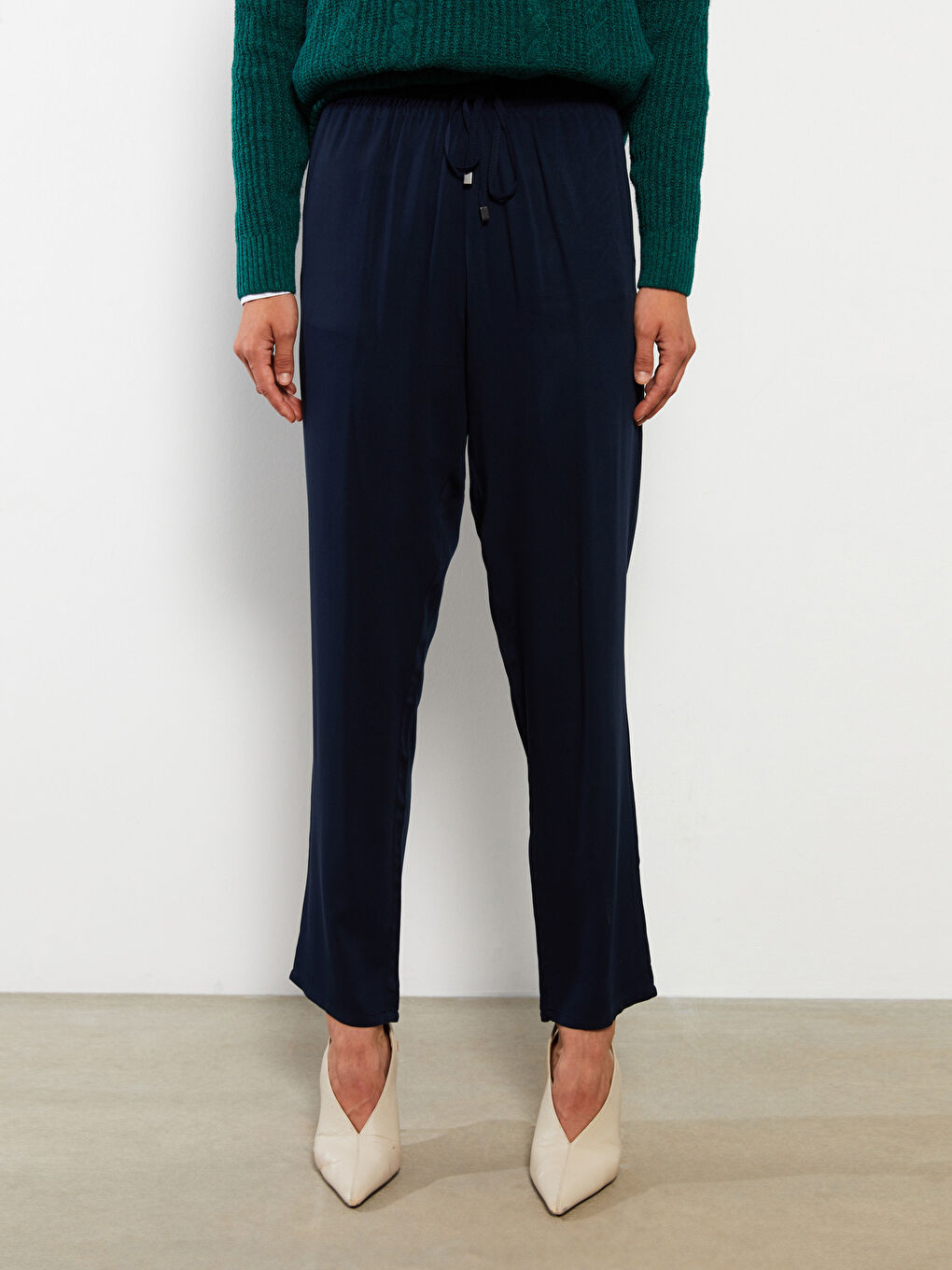Lacivert Beli Lastikli Rahat Kalıp Düz Viskon Kadın Pantolon-2