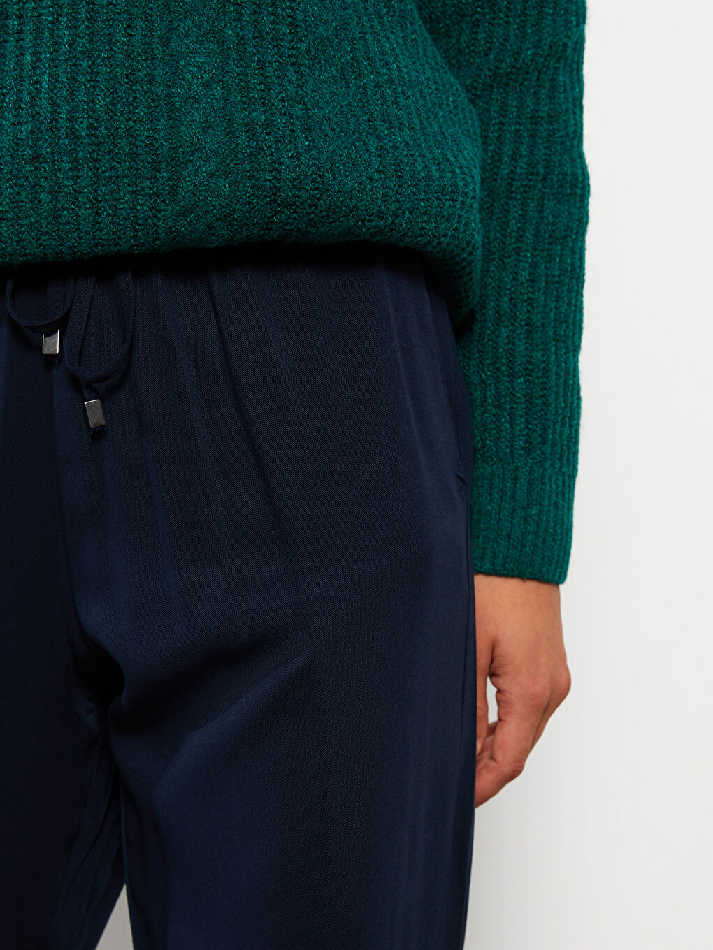 Lacivert Beli Lastikli Rahat Kalıp Düz Viskon Kadın Pantolon-3