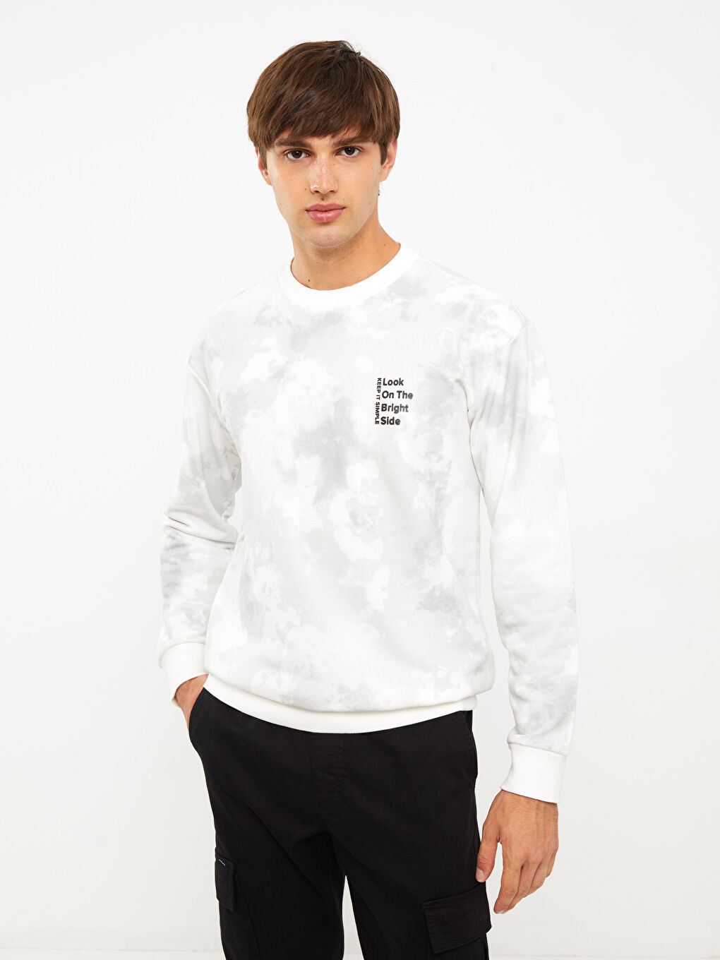 سويت شيرت مطبوع بأكمام طويلة برقبة دائرية للرجال-1