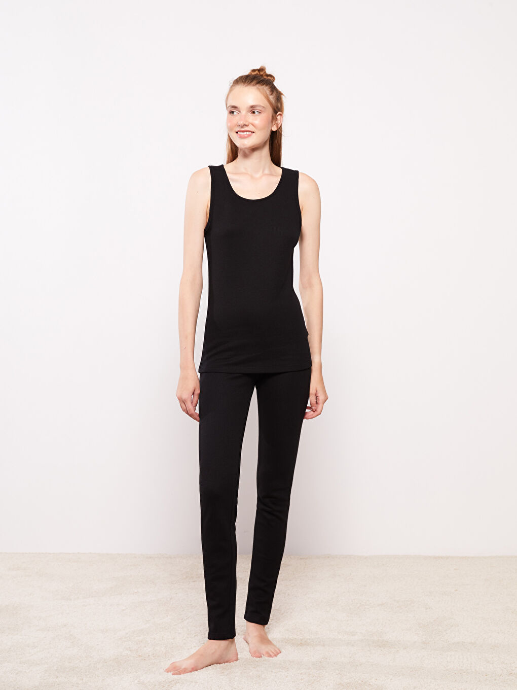 Siyah U Yaka Düz İç Giyim Atlet-2