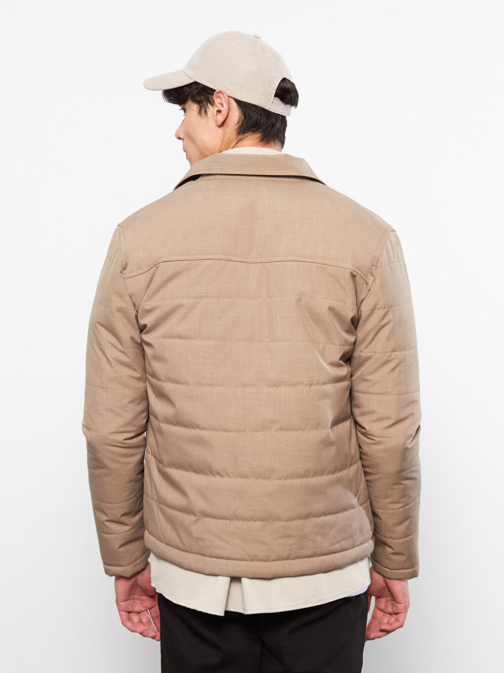 بالطو منتفخ بياقة قميص للرجال بقصة عادية-4