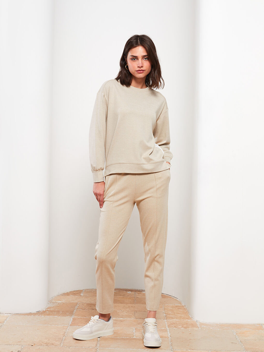 Women's Elasticated Waist Plain Sweatpants-1