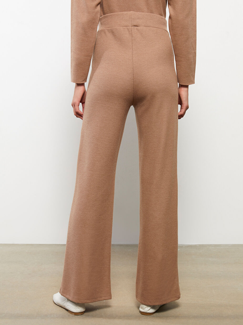 Women's Standard Fit Plain Trousers-4