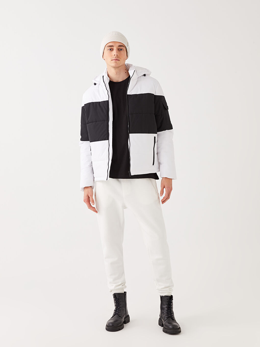 Beyaz Standart Kalıp Kapüşonlu Renk Bloklu Erkek Şişme Mont-1