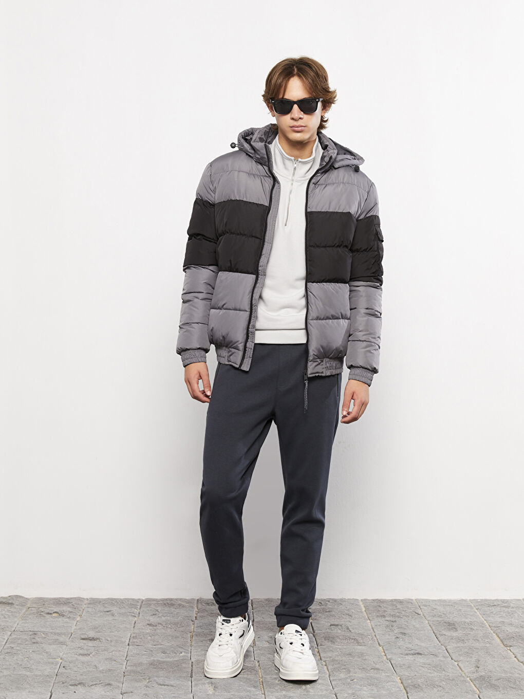 LCW Casual Regular Fit Steppmantel für Herren mit Kapuze -W2BG03Z8-EPE