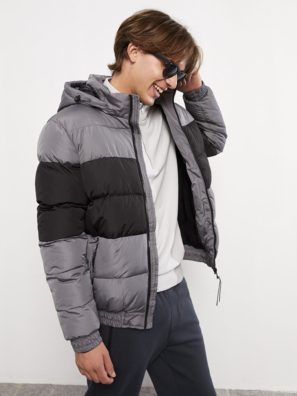 LCW Casual Regular Fit Steppmantel für Herren mit Kapuze -W2BG03Z8-EPE