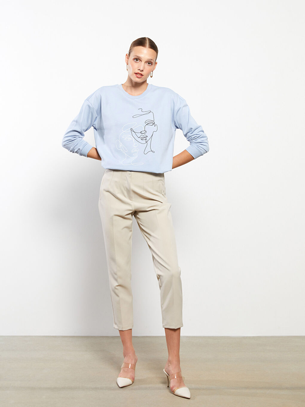LCWAIKIKI Basic Rundhalsausschnitt Bedruckt Langarm Damen Sweatshirt -W2BG22Z8-FH0