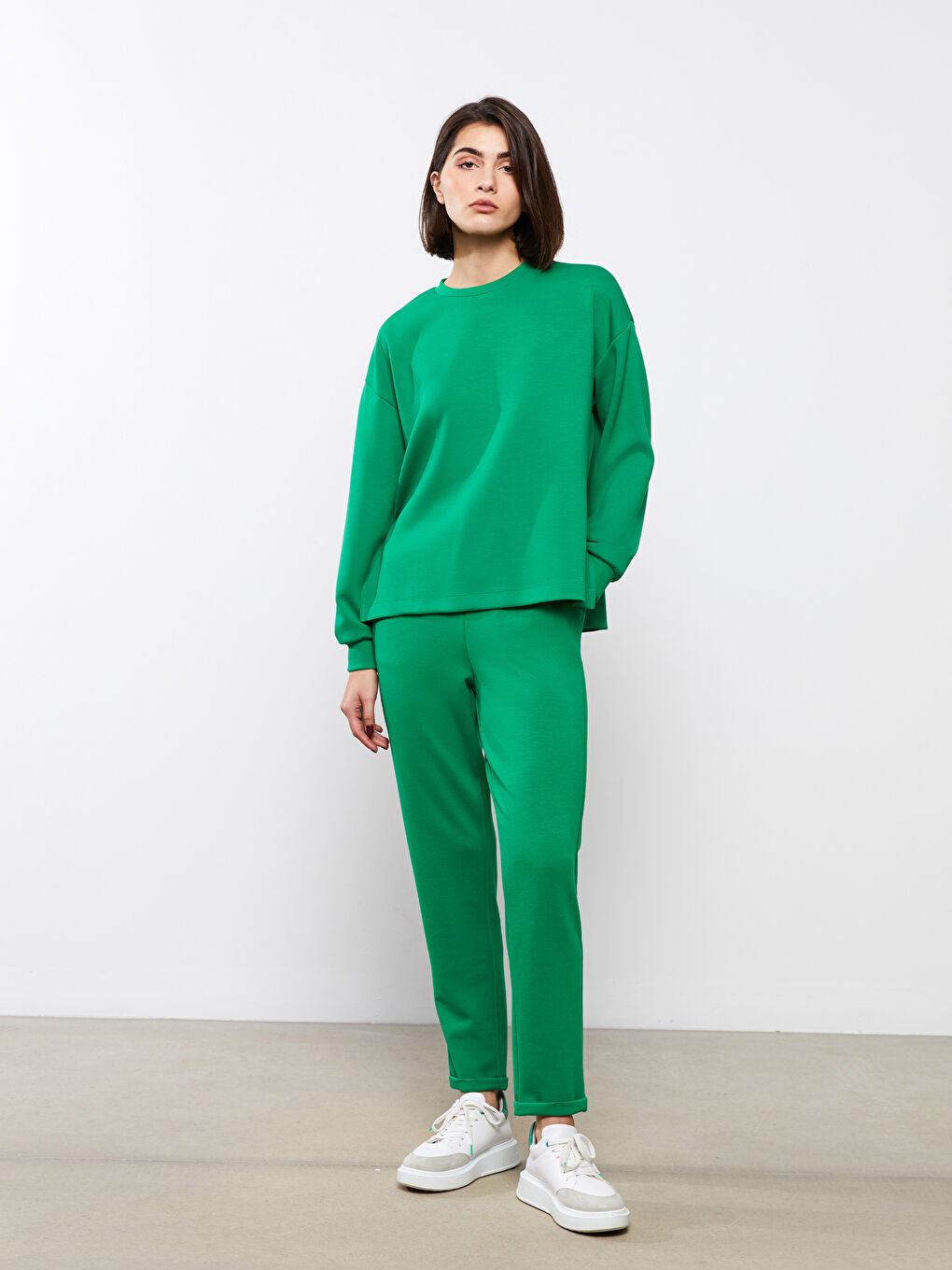 سويت شيرت كم طويل سادة بياقة دائرية للسيدات-2