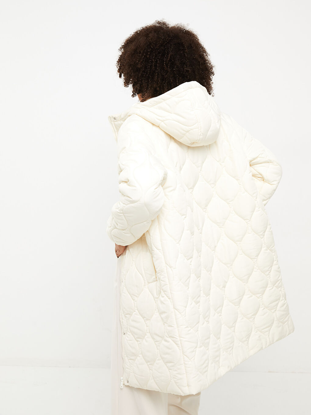 Bej Kapüşonlu Kapitone Kadın Şişme Mont-9