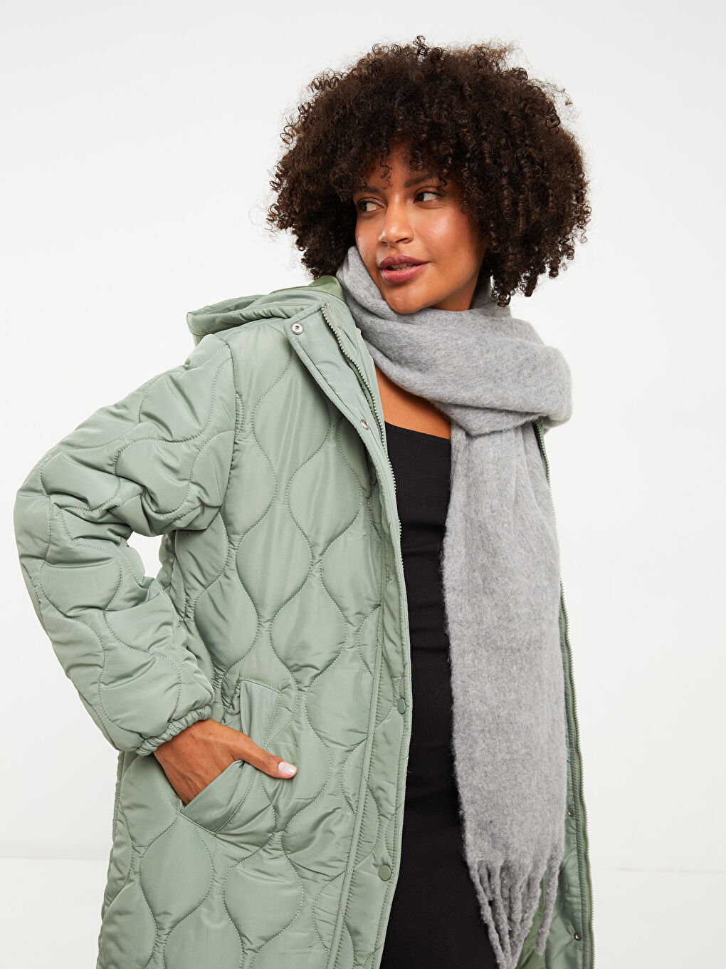 Haki Kapüşonlu Kapitone Kadın Şişme Mont-2