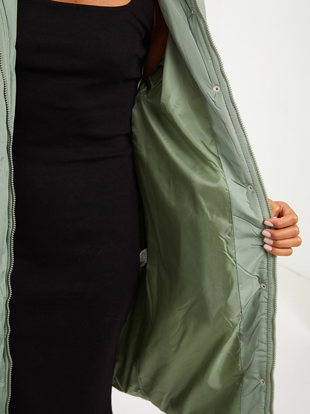 Haki Kapüşonlu Kapitone Kadın Şişme Mont-5