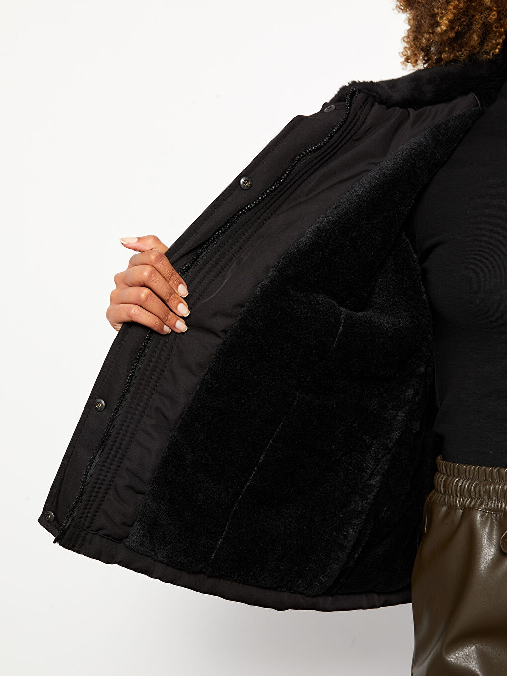 Siyah Gömlek Yaka Düz Uzun Kollu Kadın Parka-4