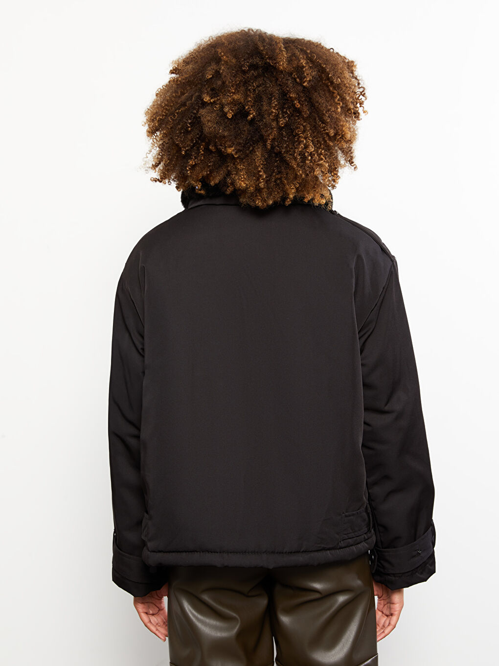 Siyah Gömlek Yaka Düz Uzun Kollu Kadın Parka-5