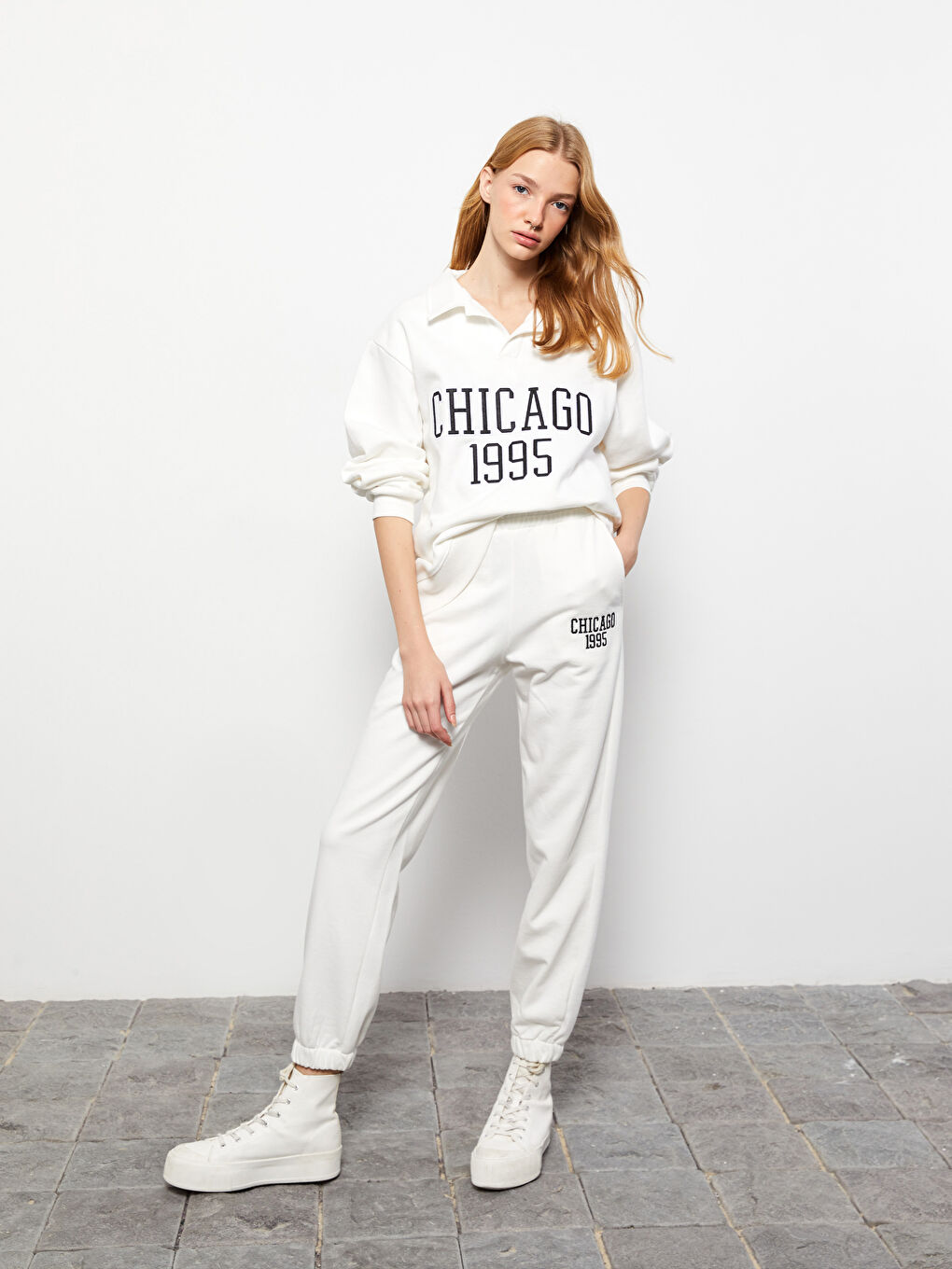 Elasticated Waist Embroidered Women's Thick Jogger Sweatpants-1