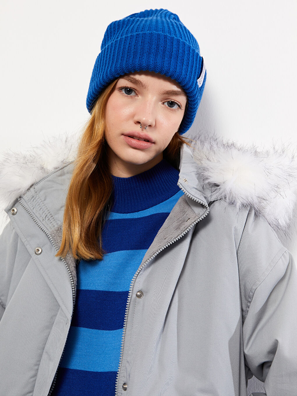 Gri Kadın Kapüşonlu Düz Parka-1