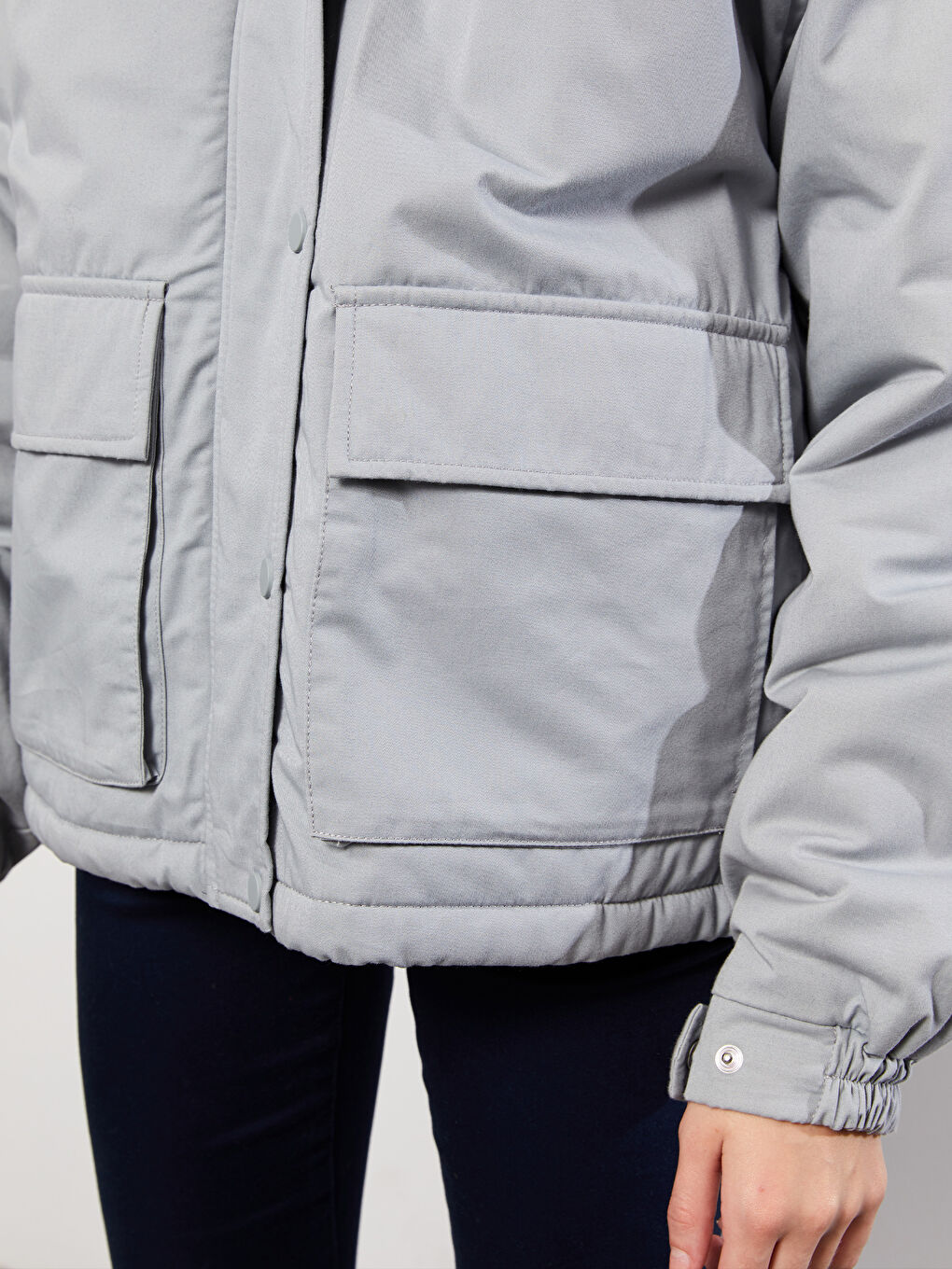 Gri Kadın Kapüşonlu Düz Parka-4