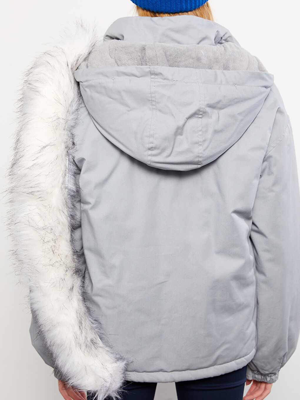 Gri Kadın Kapüşonlu Düz Parka-6