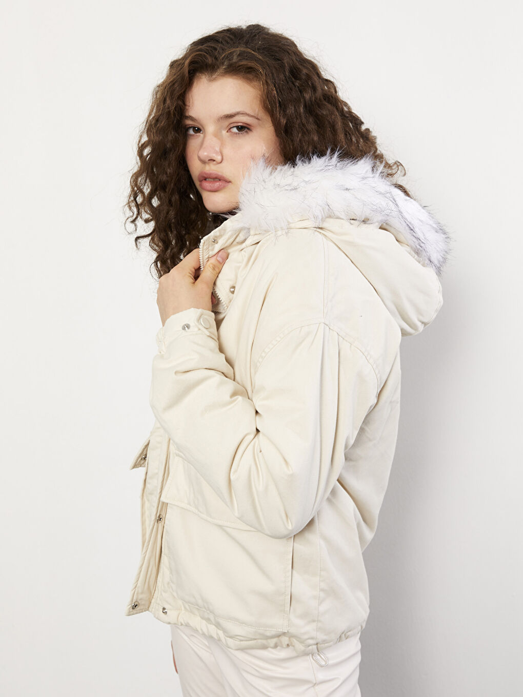 Bej Kadın Kapüşonlu Düz Parka