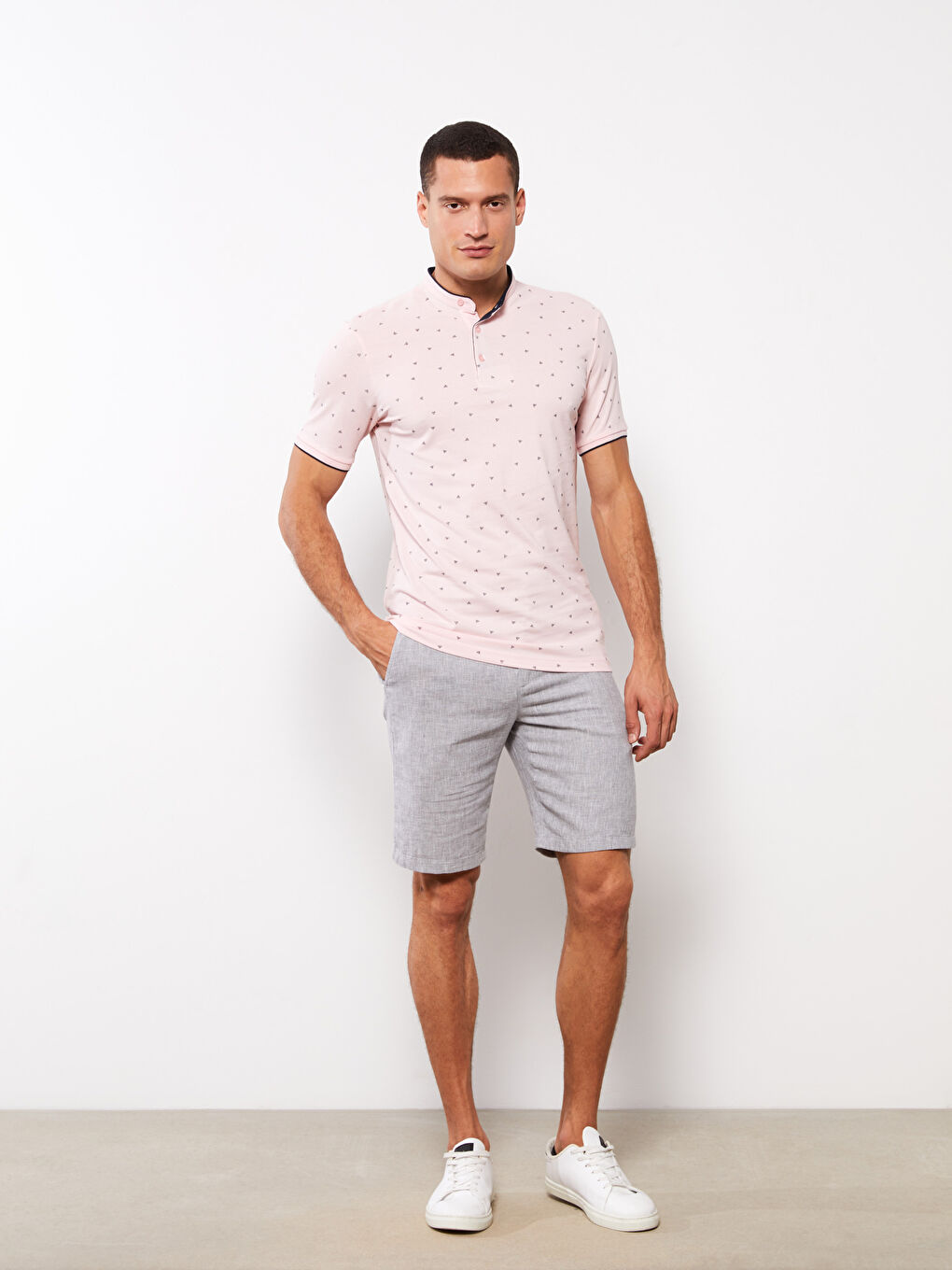 Ерлерге арналған тік жағалы қысқа жең өрнекті пике футболка-2