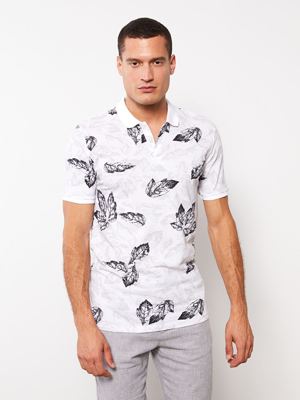 Beyaz Polo Yaka Kısa Kollu Desenli Pike Erkek Tişört-1