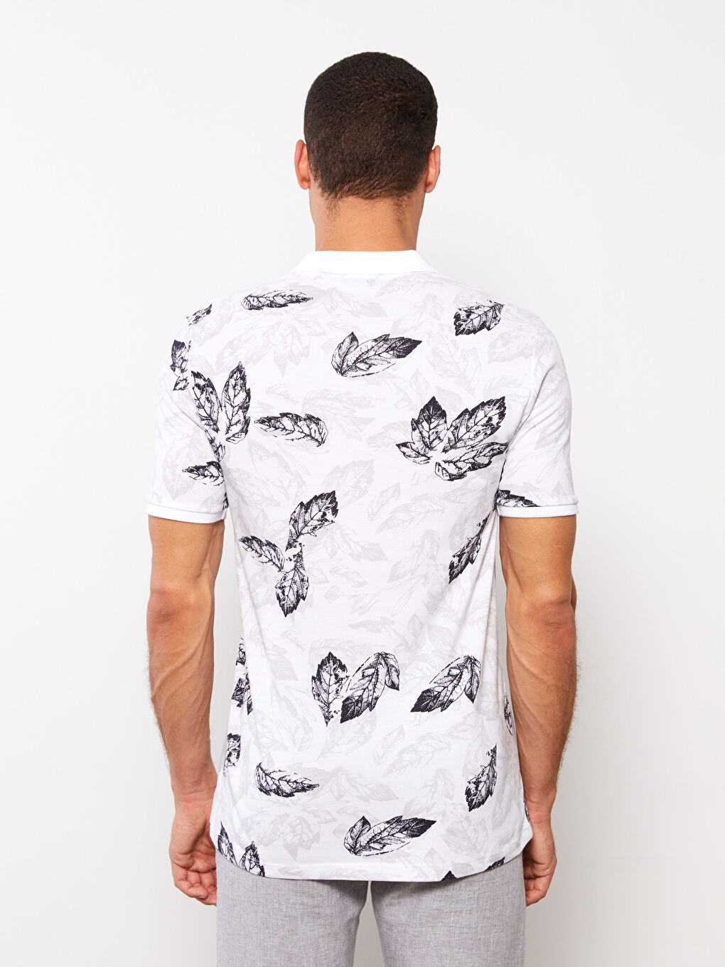 Beyaz Polo Yaka Kısa Kollu Desenli Pike Erkek Tişört-4