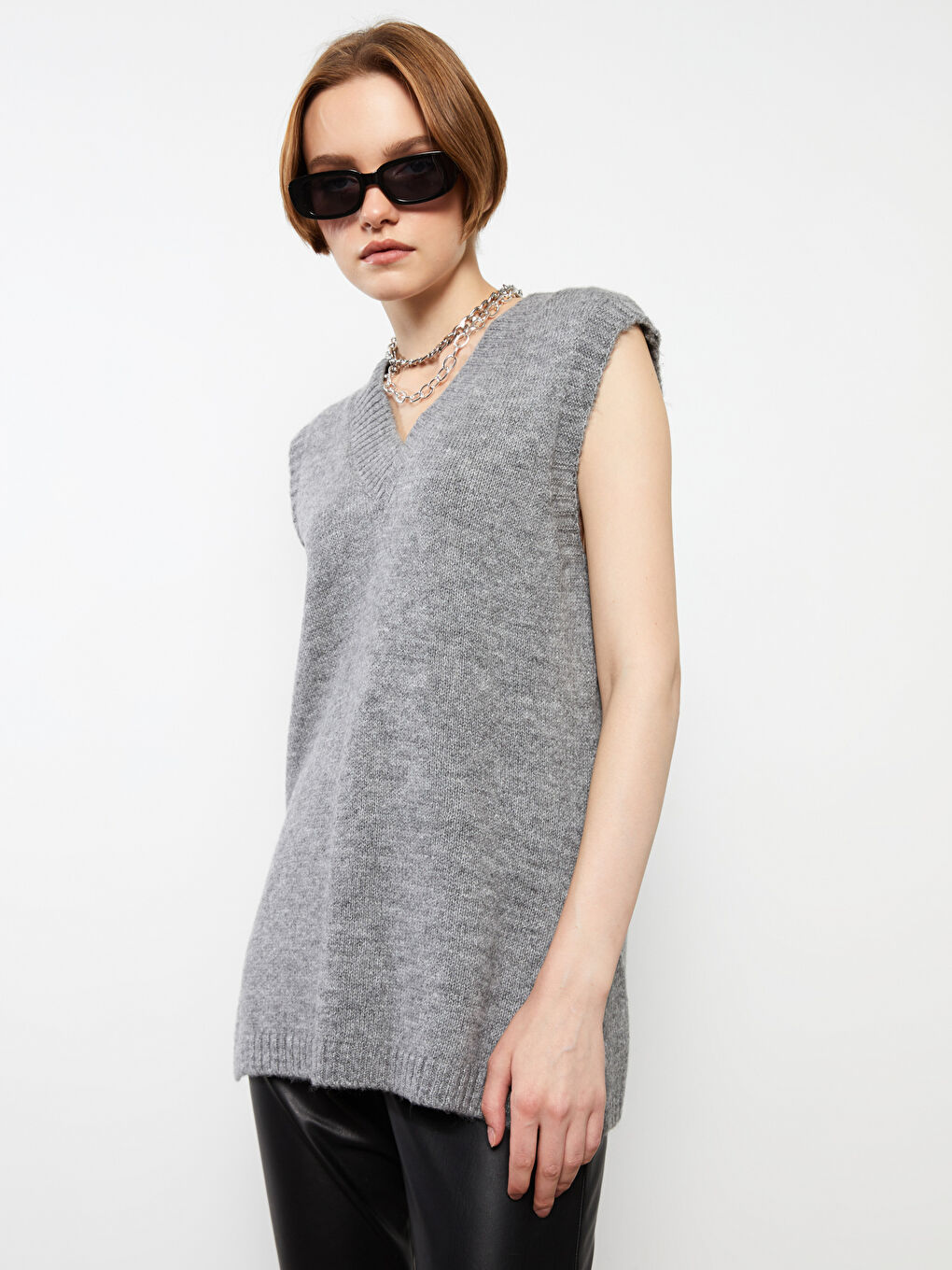 Жилет-светр з трикотажу з V-подібним вирізом для жінок-2