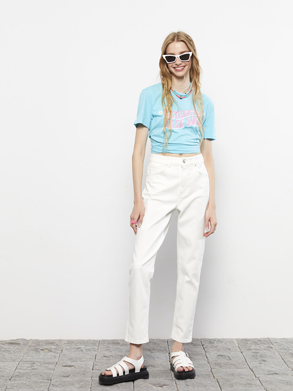 High Waist Slim Mom Straight Pocket Detailed Women Jeans