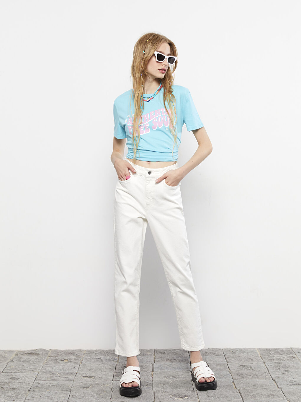 High Waist Slim Mom Straight Pocket Detailed Women Jeans-1