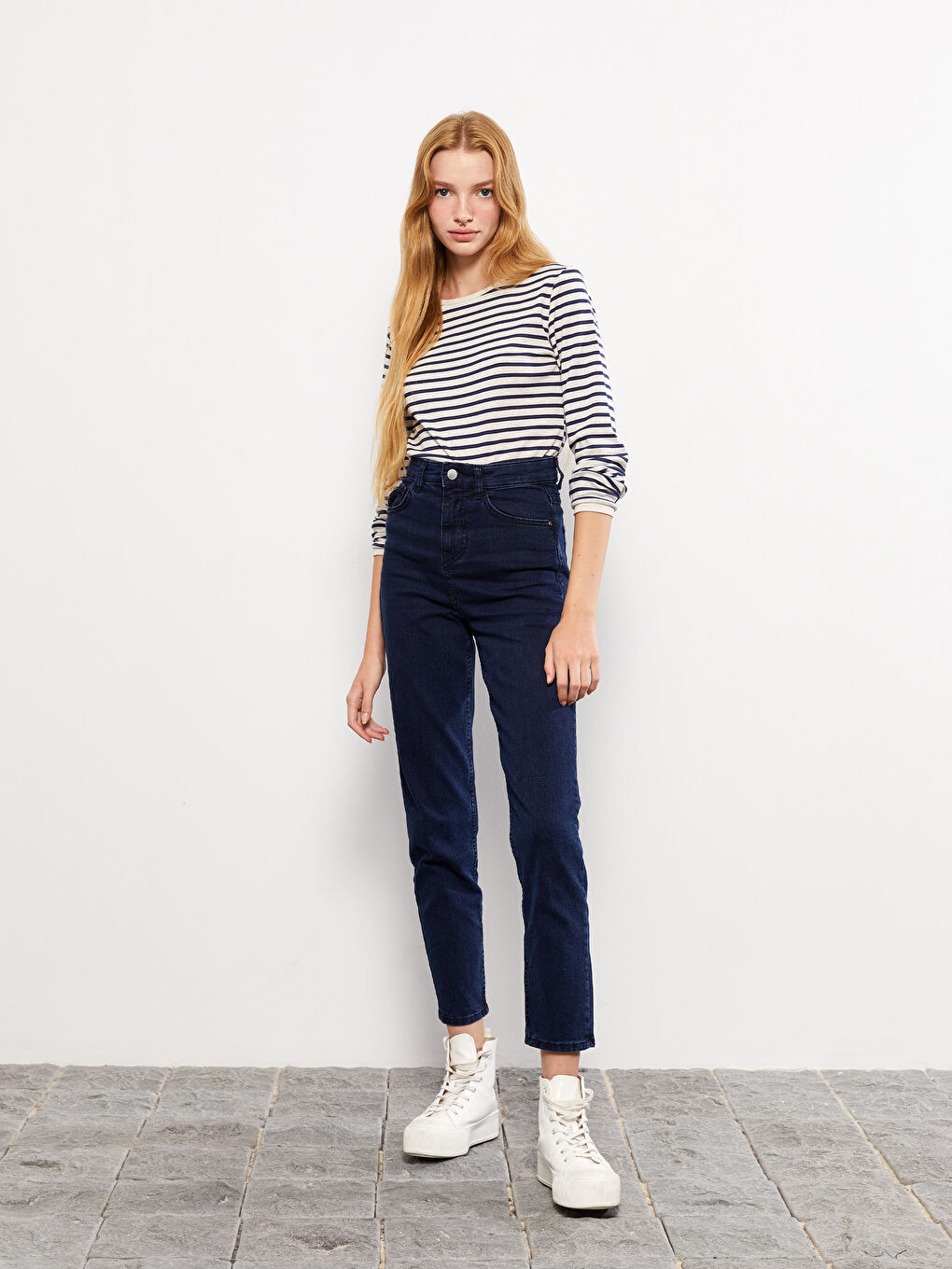 LCW ECO Women's Mom Fit Plain Jeans -W2BK41Z8-309