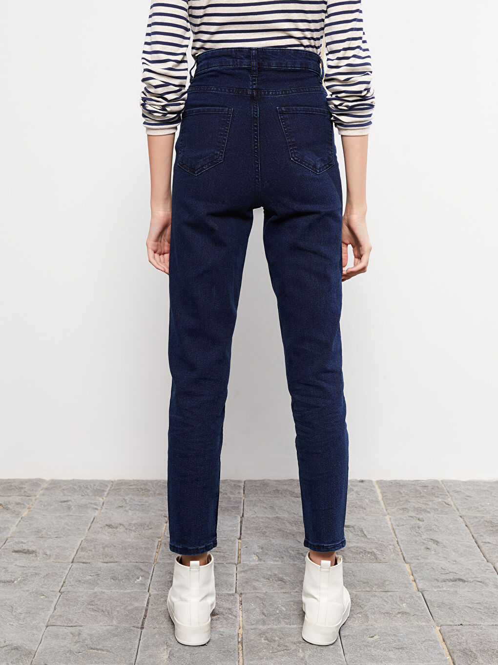 LCW ECO Women's Mom Fit Plain Jeans -W2BK41Z8-309
