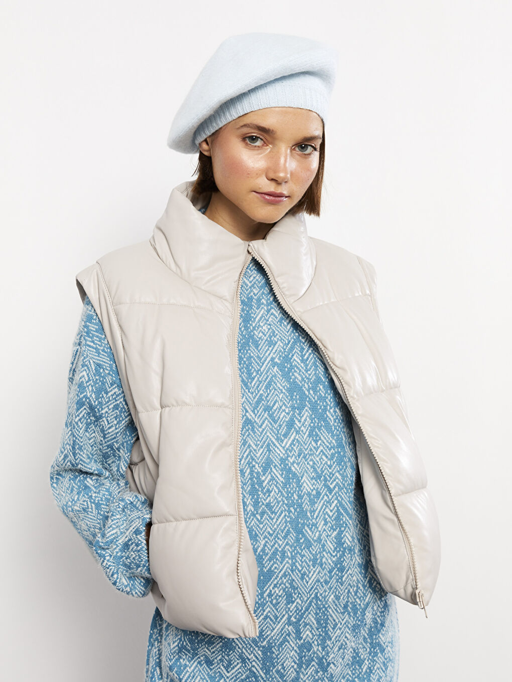 Kadın Dik Yaka Düz Şişme Yelek-1