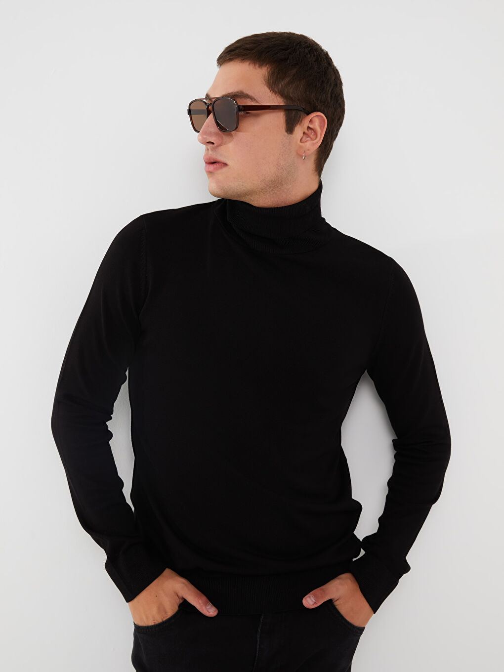 Siyah Balıkçı Yaka Uzun Kollu İnce Erkek Triko Kazak